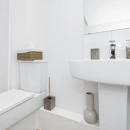 Spacious 2br Duplex Penthouse, Balcony & Free Parking, Dock * Leeds (West Yorkshire)